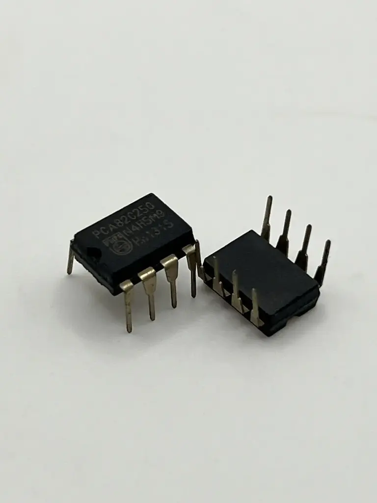 PCA82C250N driver transceiver