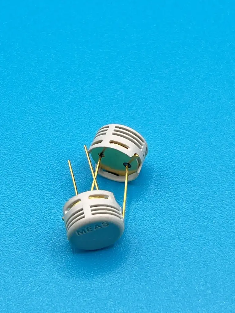 HS1101 capacitive humidity sensor