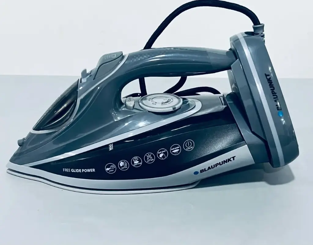 Blaupunkt Free Glide 3100W 2-in-1 Cord/Cordless Steam Iron 